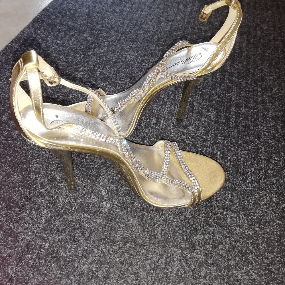Shoes - Picture 2 of 2